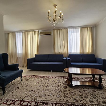 Yassy Hotel, Turkistan エクステリア 写真