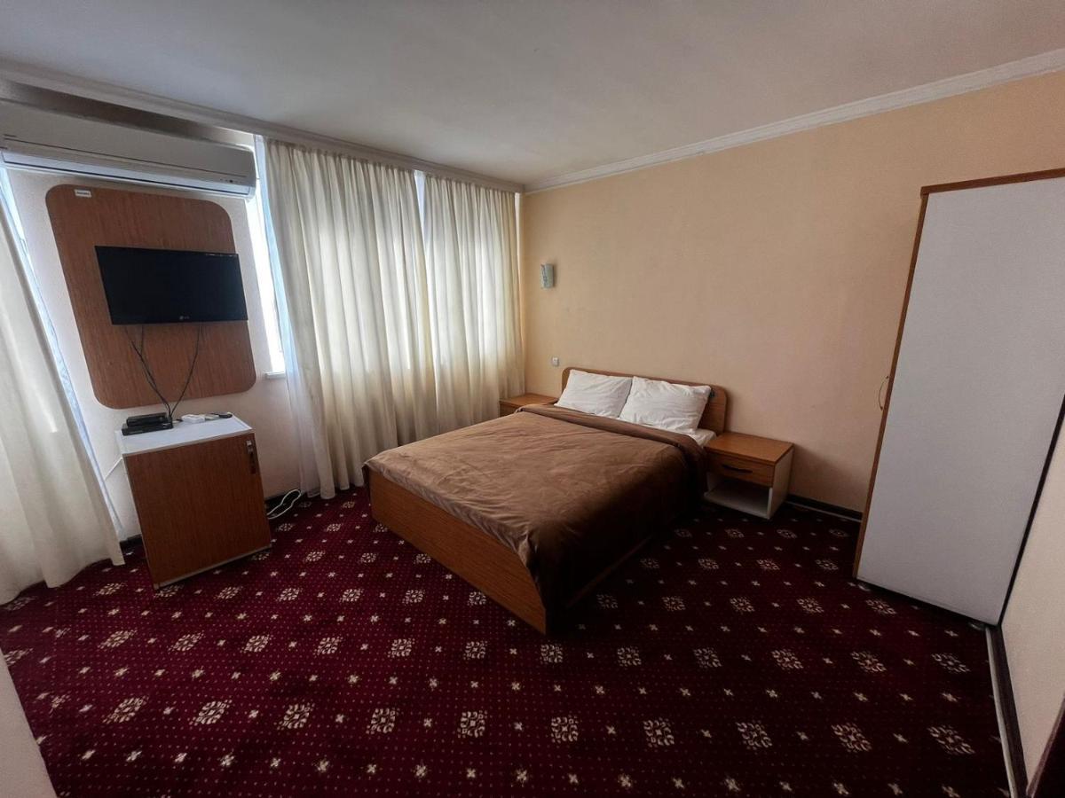 Yassy Hotel, Turkistan エクステリア 写真