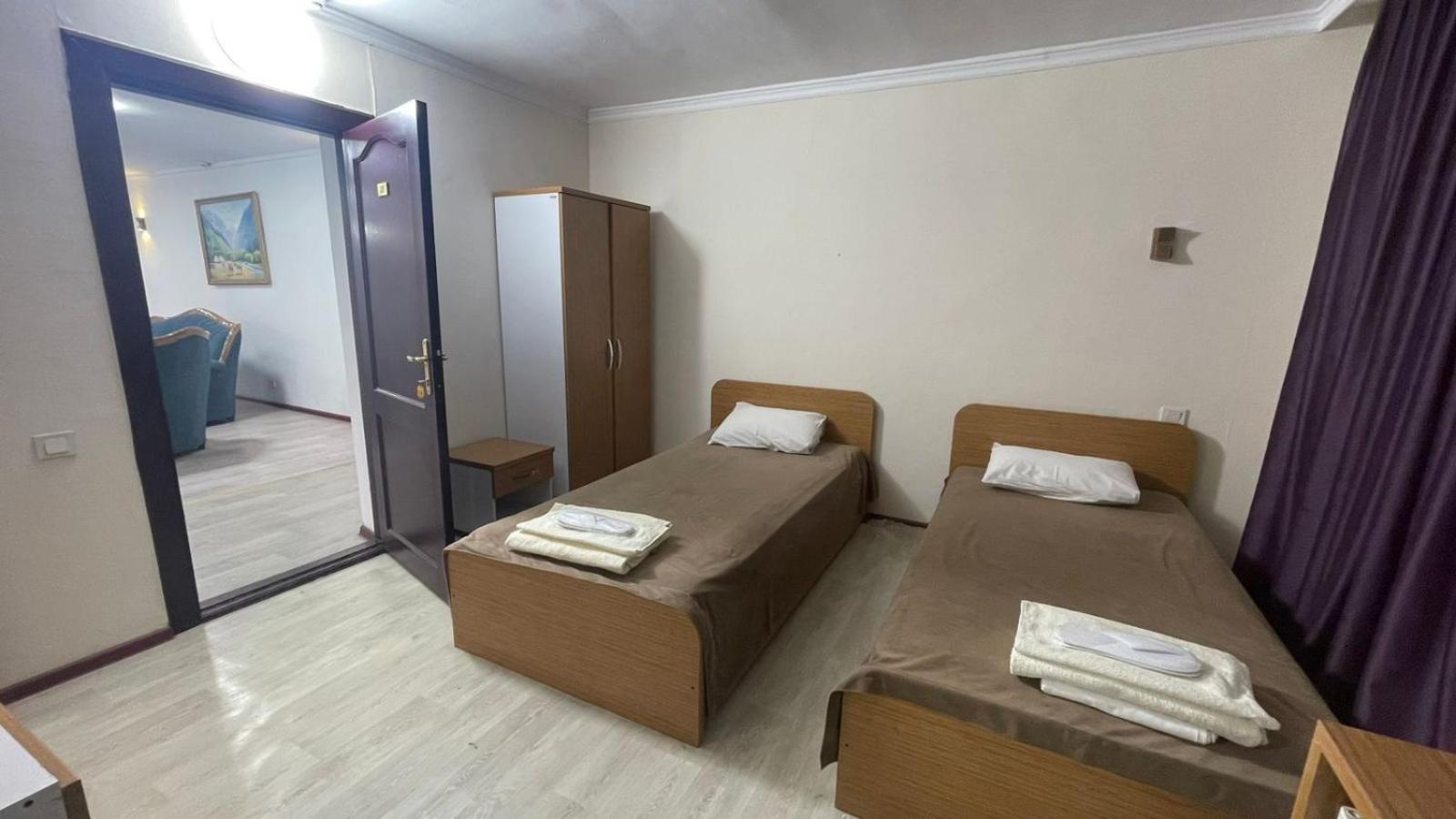 Yassy Hotel, Turkistan エクステリア 写真