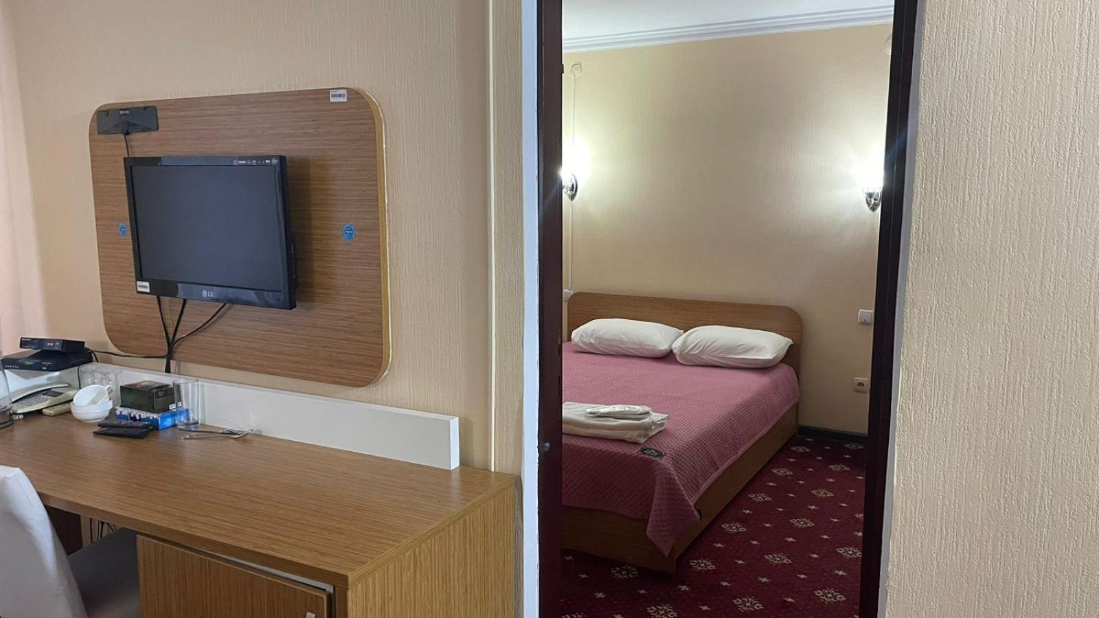 Yassy Hotel, Turkistan エクステリア 写真