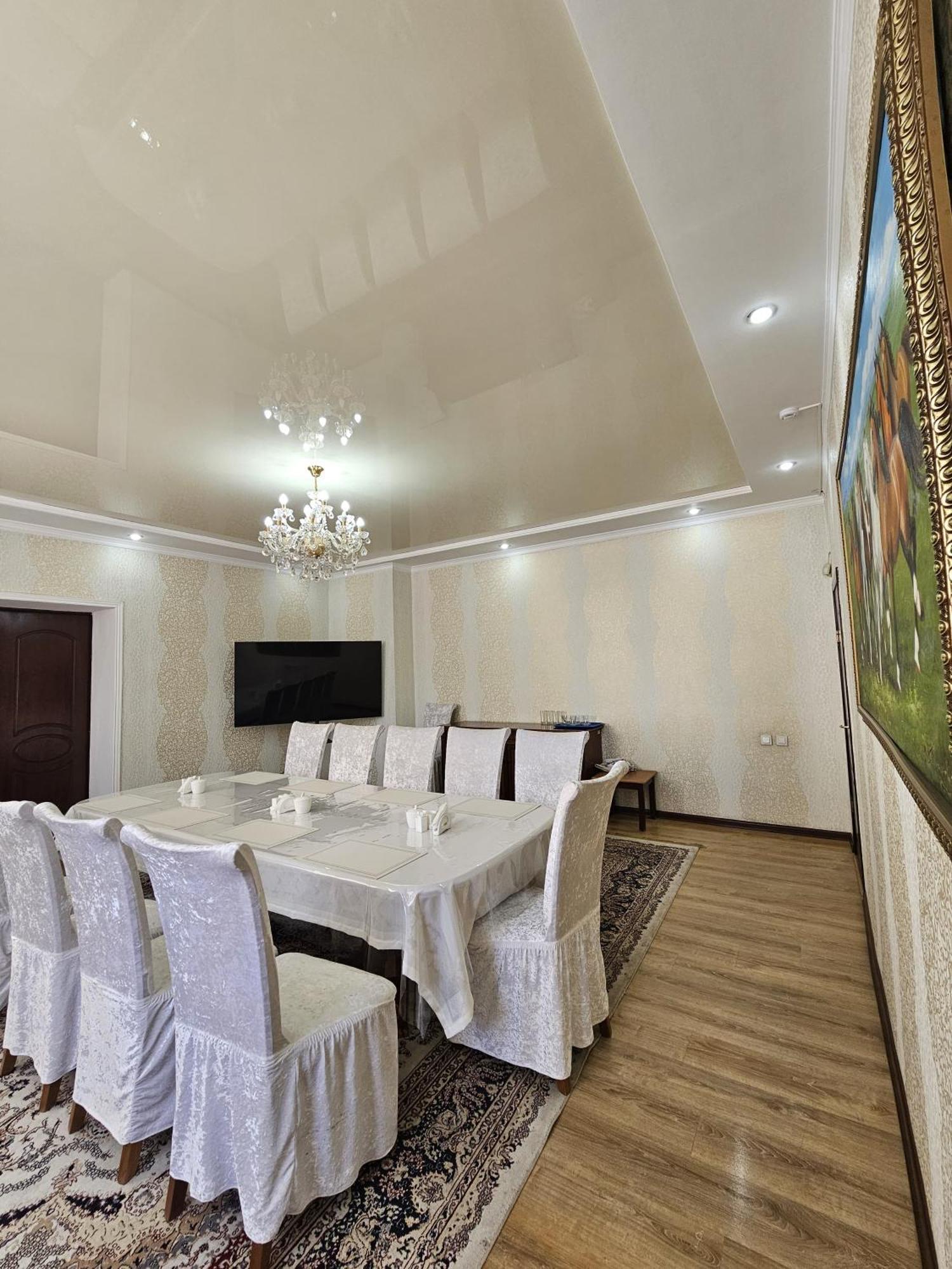 Yassy Hotel, Turkistan エクステリア 写真