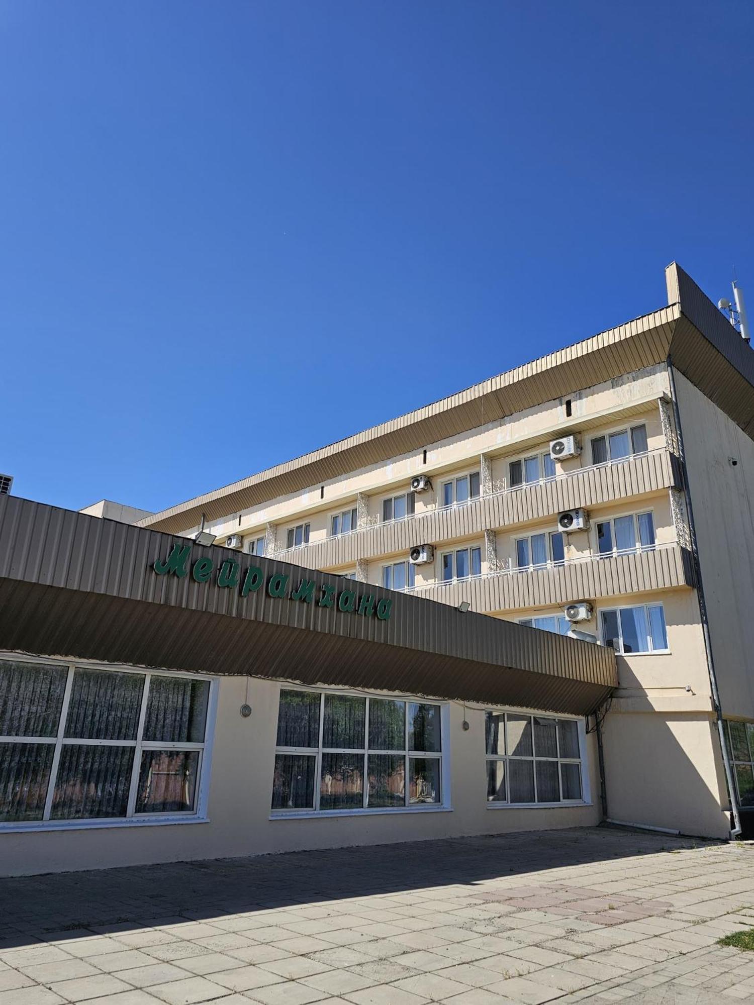 Yassy Hotel, Turkistan エクステリア 写真