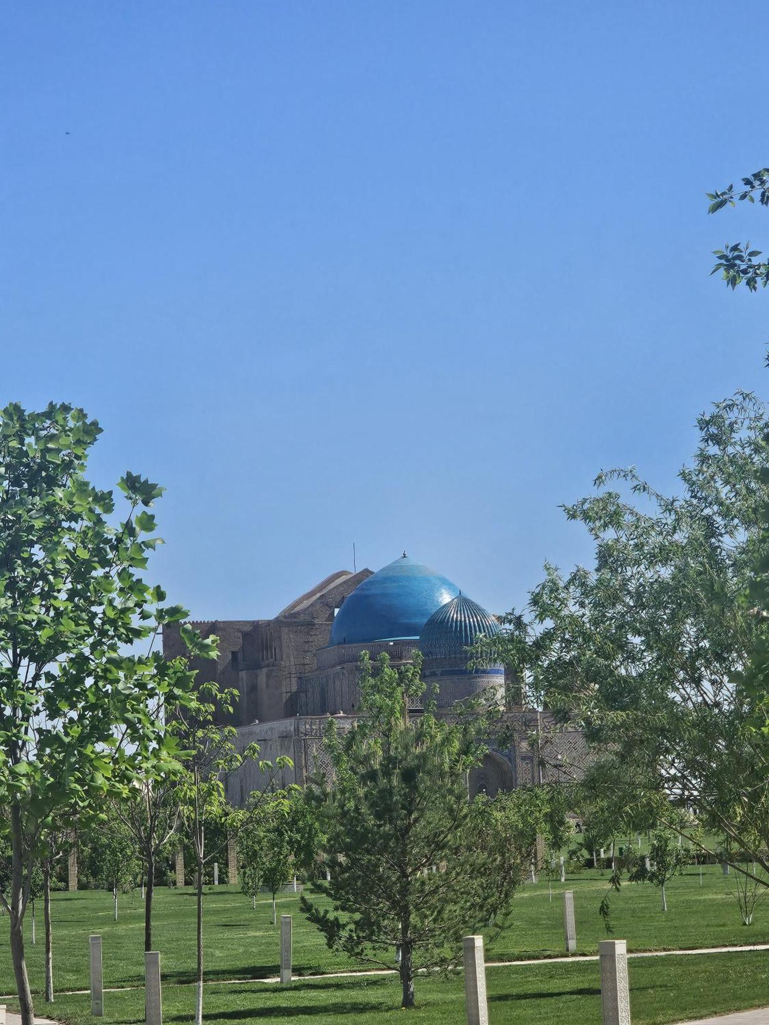 Yassy Hotel, Turkistan エクステリア 写真