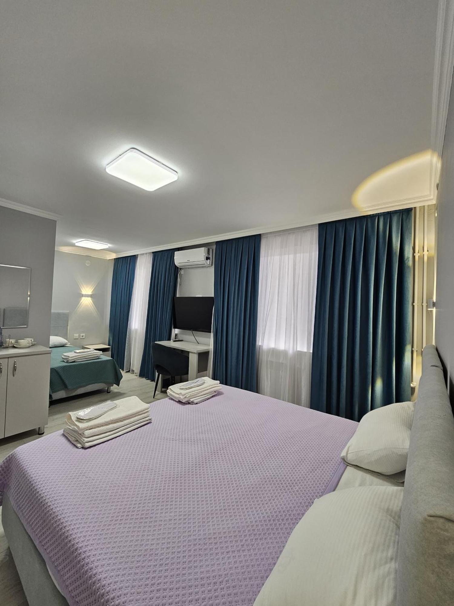 Yassy Hotel, Turkistan エクステリア 写真