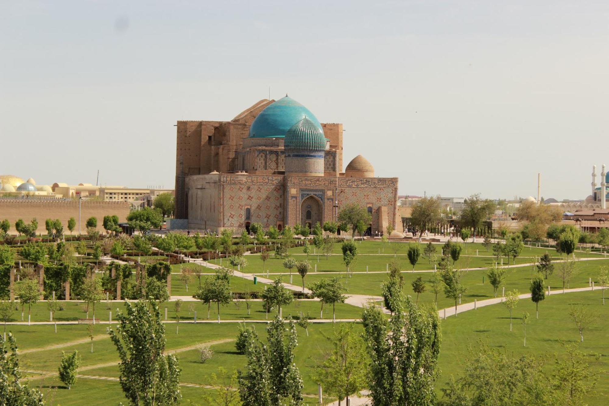 Yassy Hotel, Turkistan エクステリア 写真